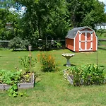 Lively East Nashville Pad Walk To Bars And Eateries