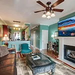 Vacation 5 Mins To Down Town 2 Bedrooms 2 Baths Garden Area Hot Tub Holiday home *
