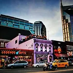 Heart Of Downtown/walk To Broadway & The Action/bars/music Venues/honky Tonks! Apartment *