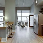 Lux Living In This 6Th Floor Condo Located In East Nashville Minutes To Downtown