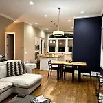 The Amphouse I Private Rooftop & Hot Tub I 4 Mi To Broadway
