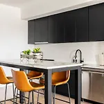 Stunning River View Walk To Downtown Rooftop Patio Apartment *