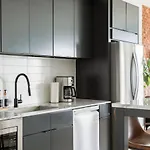 Stunning River View Walk To Downtown Rooftop Patio Apartment
