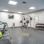 Walk To Downtown Broadway With Pool, Free Parking, And Gym Apartment Nashville
