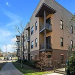 1St Floor & No Steps By Vanderbilt, Belmont & Food