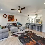 Nashville's Broadway: Your Spacious Holiday home Nashville