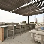 Deluxe On Broadway Apartment
