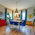Historic East Nash Sleeps 6 Holiday home *