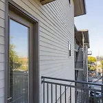 Cozysuites Music Row Stylish 2Br-Free Parking 59