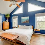 Historic East Nash Sleeps 6 *