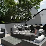 Gated Luxe Home With Rooftop, Bunk Room, & Parking, Sleeps 10 With King Suite, Queen Rooms & Custom Bunks, Gourmet Kitchen With Wine Fridge, Rooftop Patio, Dog Friendly, Dedicated Parking, Mins From Downtown And Broadway, 24 Hour Hospitality
