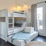 Holiday home 5 Mins To Belmont And Vandy, Rooftop Deck, Garage, 4 Bedroom With Rooftop And Grill, 10 Mins To Broadway, Perfect For Groups, 24 Hour Hospitality, Also Available For Long Term