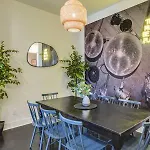 Holiday home 5 Mins To Belmont And Vandy, Rooftop Deck, Garage, 4 Bedroom With Rooftop And Grill, 10 Mins To Broadway, Perfect For Groups, 24 Hour Hospitality, Also Available For Long Term Nashville