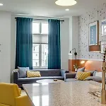 5 Mins To Belmont And Vandy, Rooftop Deck, Garage, 4 Bedroom With Rooftop And Grill, 10 Mins To Broadway, Perfect For Groups, 24 Hour Hospitality, Also Available For Long Term * Nashville