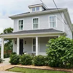 Luxurious East Nashville Retreat