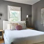 Holiday home Chic 4br With Fenced Yard Walk To Dining Parking 5 Mins To Nissan Stadium Less Than 2 Miles To Broadway Workspace Parking 24 Hr Hospitality Great For Families