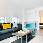 The Vinyl At Music Row Apartment