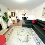 Luxury 2Br In Midtown With Patio-Balcony & Optional Parking Near Broadway, Vanderbilt & Centennial Park