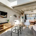 Holiday home Artsy Chic 1br 30day Min With Wifi Ac Parking Tv Furnished Rooftop