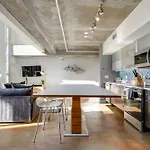 Holiday home Artsy Chic 1br 30day Min With Wifi Ac Parking Tv Furnished Rooftop *