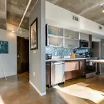 Holiday home Artsy Chic 1br 30day Min With Wifi Ac Parking Tv Furnished Rooftop Nashville