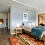 Artsy Chic 1br 30day Min With Wifi Ac Parking Tv Furnished Rooftop Holiday home *