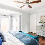 Walk To Broadway Charming Modern Historic Townhome * Nashville