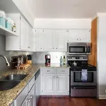 Walk To Broadway Charming Modern Historic Townhome Holiday home