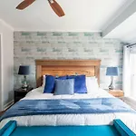 Walk To Broadway Charming Modern Historic Townhome Nashville