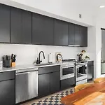 Apartment Penthouse On River With Garage And Patio, Walk Downtown *