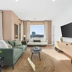 Penthouse On River With Garage And Patio, Walk Downtown Apartment *