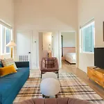 Conway B203 By Avantstay Private Balcony Near Broadway