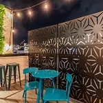 Rooftop Hot Tub & Game - 3 Miles To Downtown Holiday home