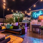 Rooftop Hot Tub & Game - 3 Miles To Downtown