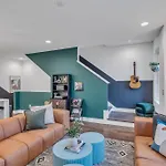 Holiday home Rooftop Hot Tub & Game - 3 Miles To Downtown *