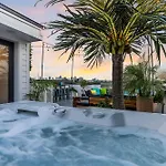 Rooftop Hot Tub & Game - 3 Miles To Downtown Nashville