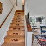 East Nash 12 Mins To Broadway Sleeps 6 Villa