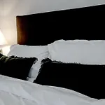 New Studio With 2 Beds 7 Mins To Broadway