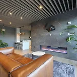 Holiday home - 635 7th Ave S Unit 608 *