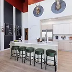 Holiday home - 635 7th Ave S Unit 608