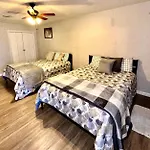 Serene 2-Bedroom Rental Unit W/ Free Parking