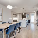 Holiday home Sojourners Haven - 2 Mi To Downtown & Broadway *