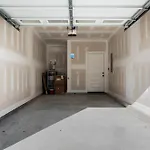 1 King 1 Queen 2 Double Garage Washer & Dryer