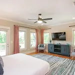 Holiday home Epic Deck 4 Miles To Dwntn Arcade Games & *