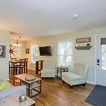 3 Bedroom Only 3 Miles From Downtown