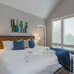 Relaxing In East Nash Walk To Shops And Cafes Holiday home Nashville