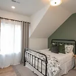 Holiday home Custom Office Game & Fire Pit