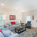 July Discount! Close To Downtown, Yard Holiday home *