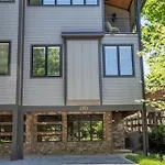 Holiday home Sojourners Haven - 2 Mi To Downtown & Broadway