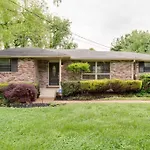 Holiday home Fire Pit-great Neighborhood-15 Min To Broadway *